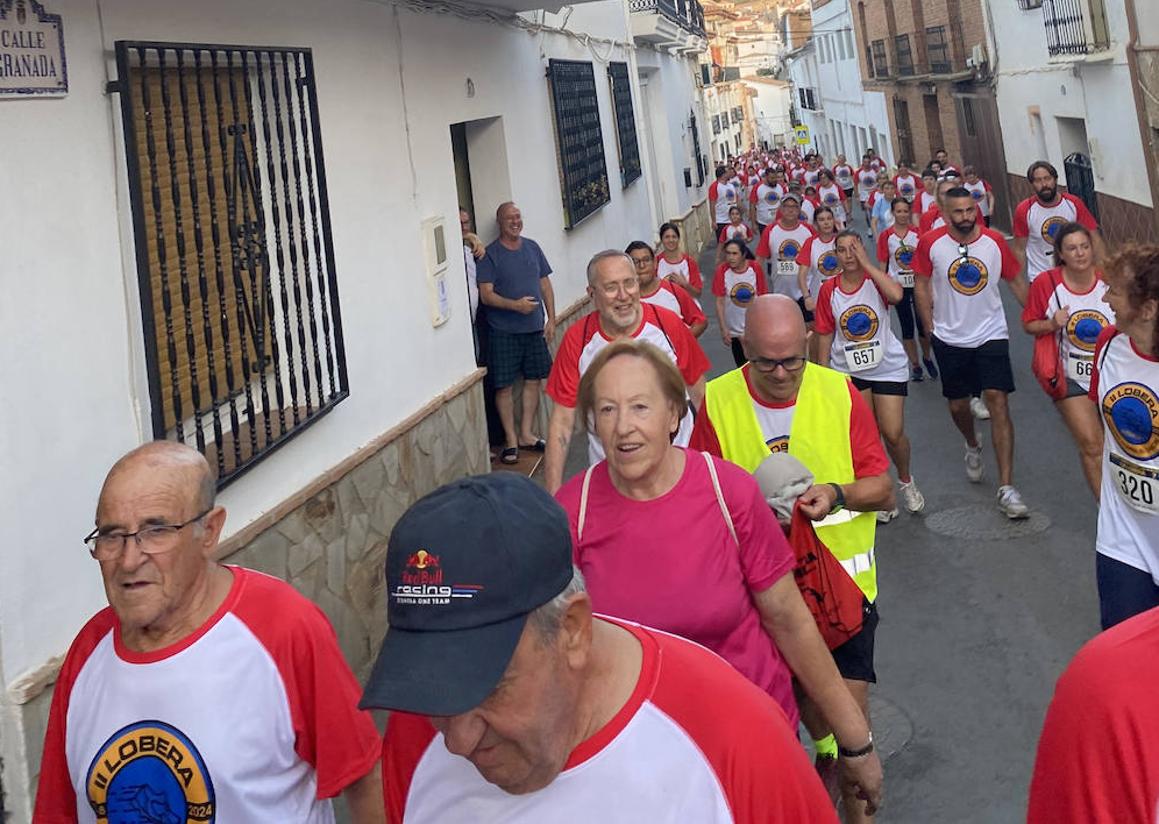 Imagen secundaria 1 - Huéneja se vuelca contra el cáncer infantil