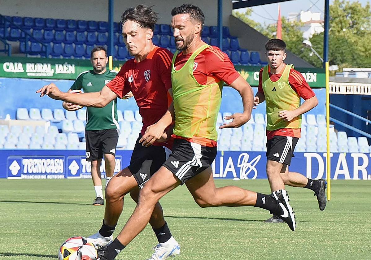 Rodri entrena con la misma ilusión que el primer día que pisó Linarejos procedente del Villacarrillo