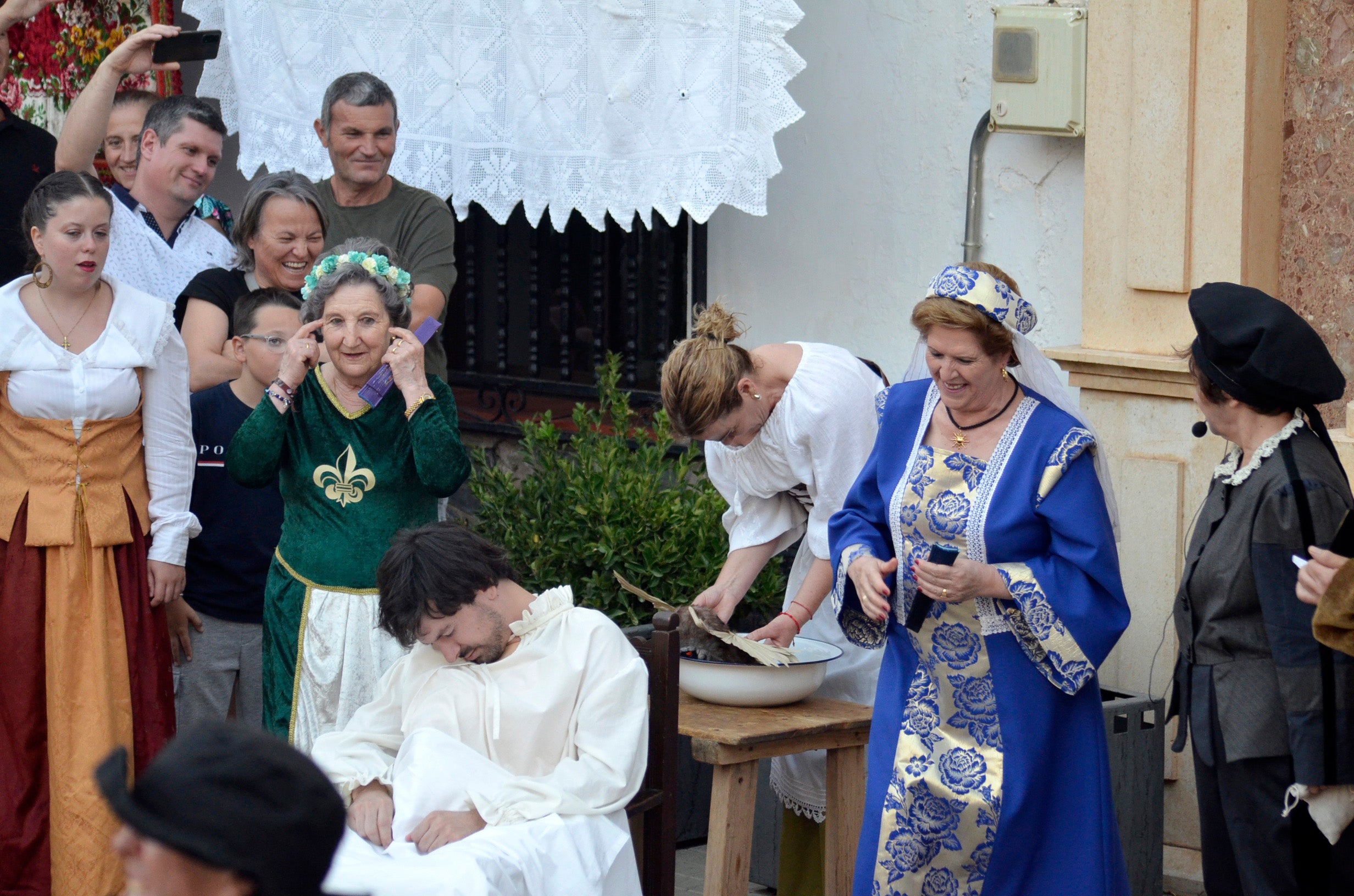 La leyenda del monstruo de un pueblo de Granada que lo llena de color