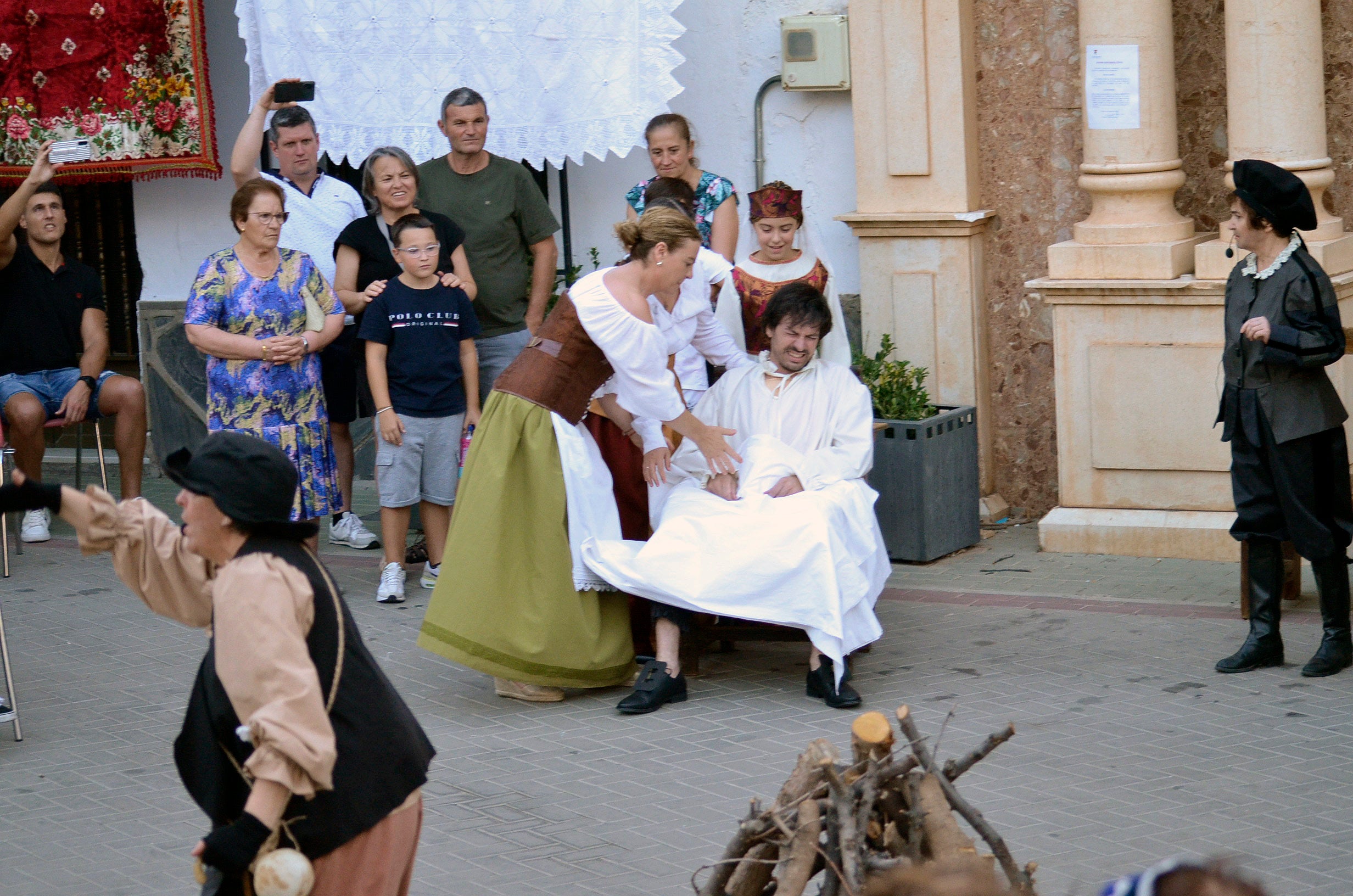 La leyenda del monstruo de un pueblo de Granada que lo llena de color