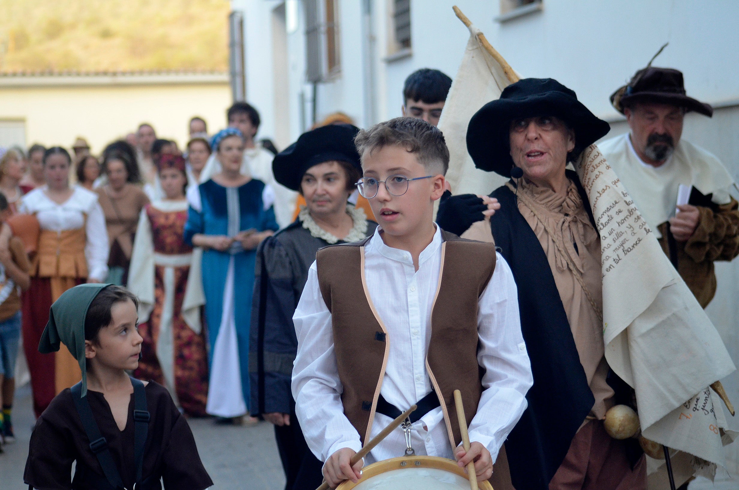 La leyenda del monstruo de un pueblo de Granada que lo llena de color