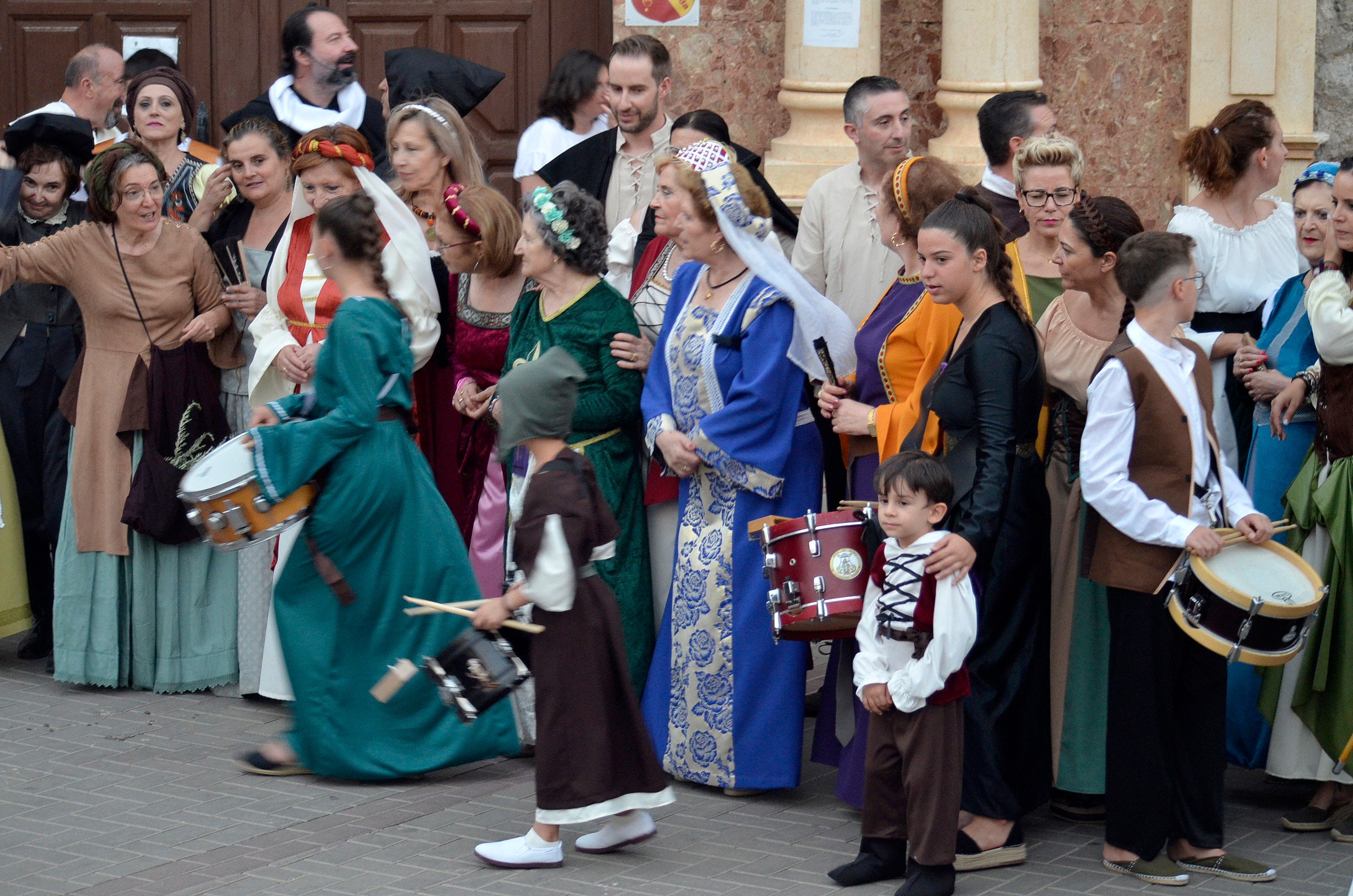 La leyenda del monstruo de un pueblo de Granada que lo llena de color