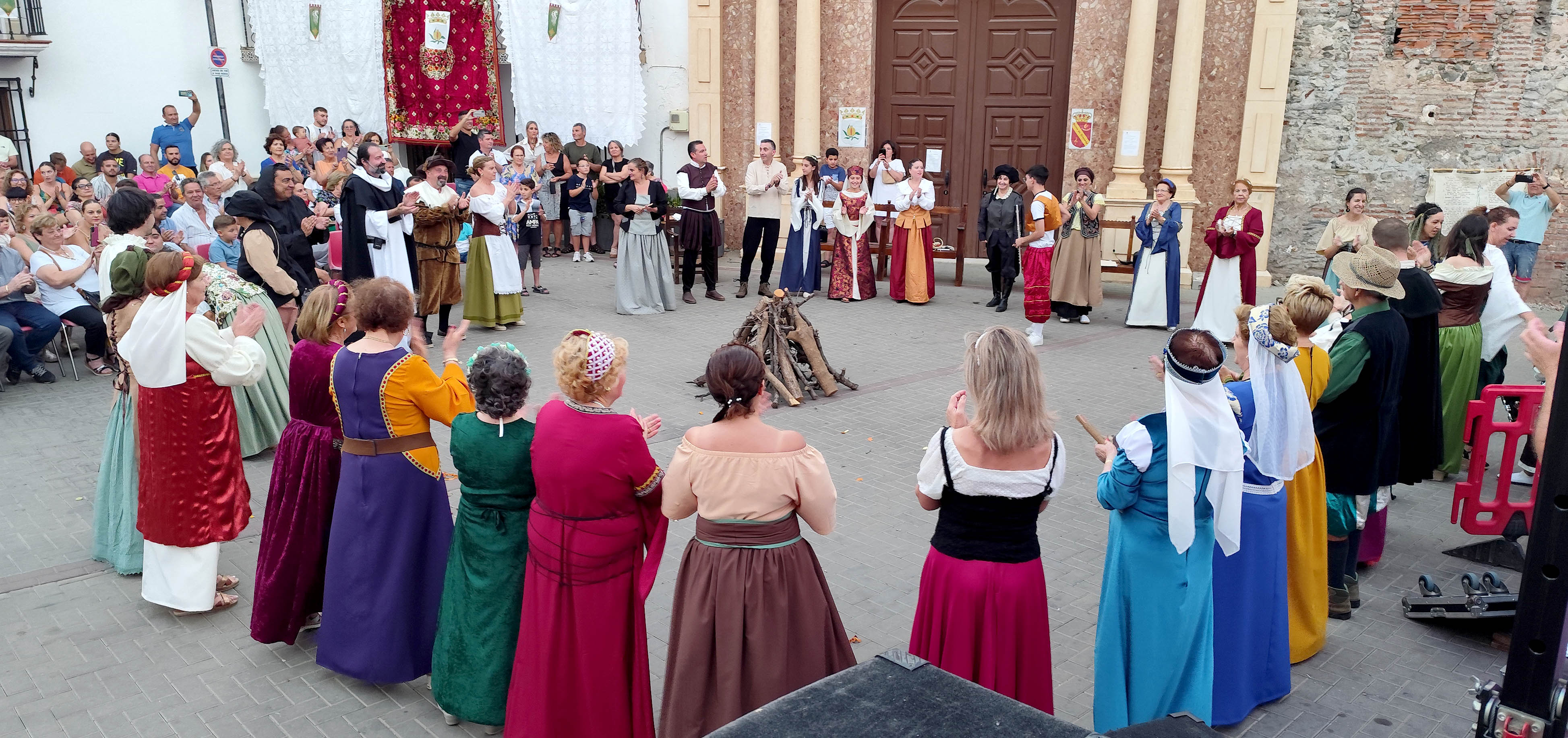 La leyenda del monstruo de un pueblo de Granada que lo llena de color