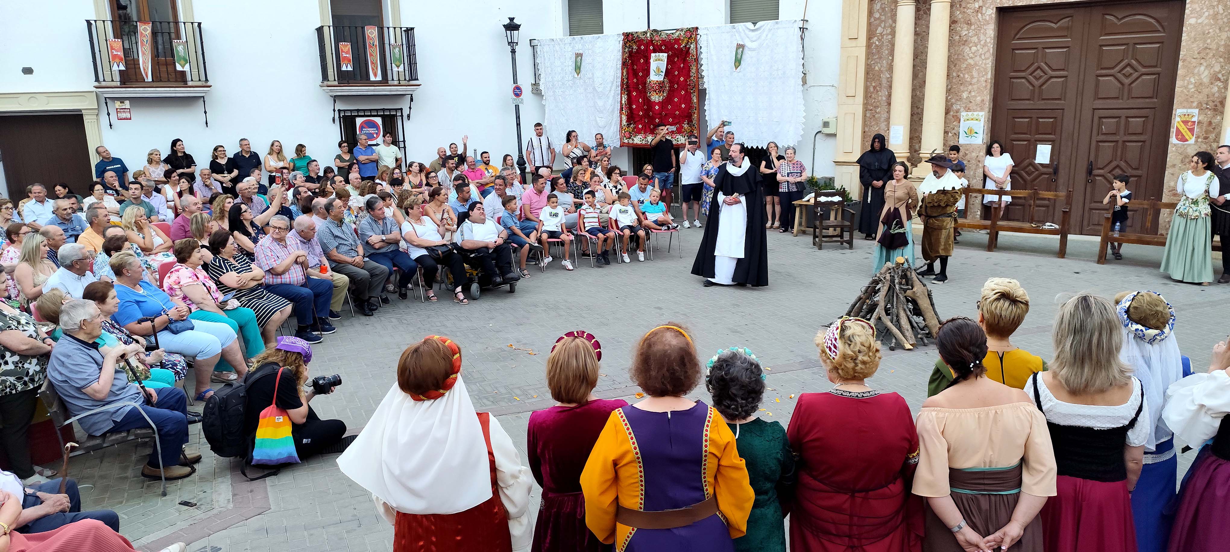 La leyenda del monstruo de un pueblo de Granada que lo llena de color