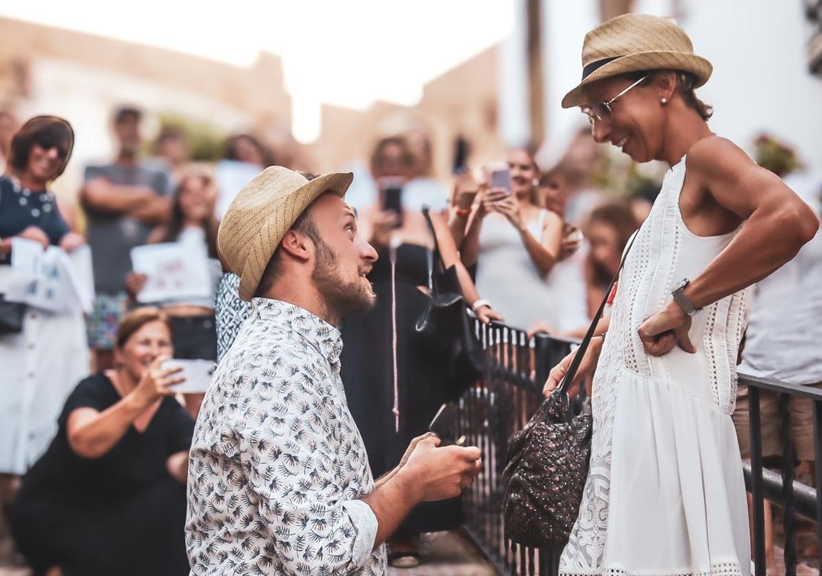 Imagen principal - Pareja italiana comprometida en el Castillo de Salobreña.