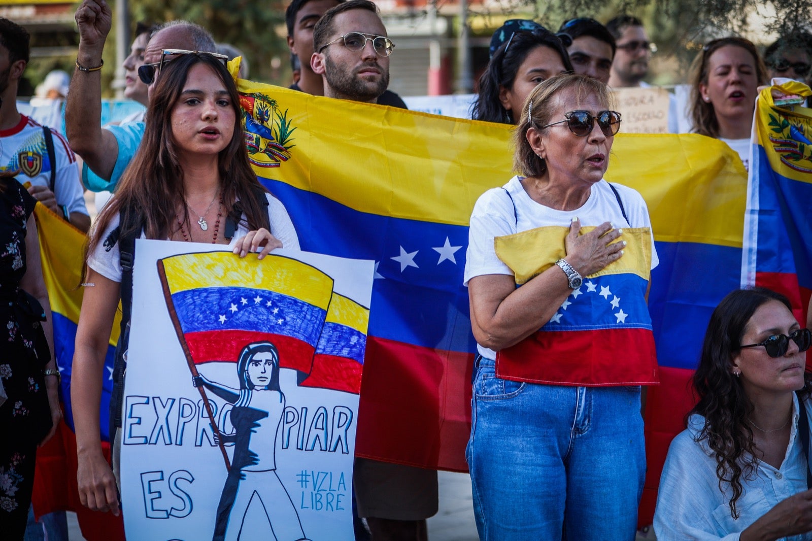 Granada se suma a la protesta mundial en apoyo a Venezuela