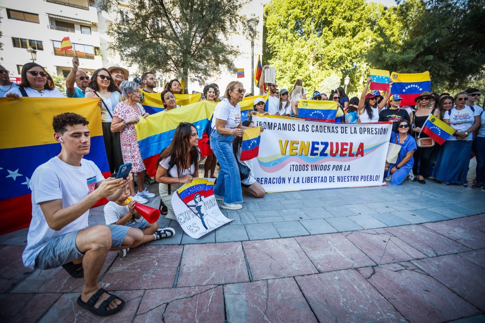 Granada se suma a la protesta mundial en apoyo a Venezuela