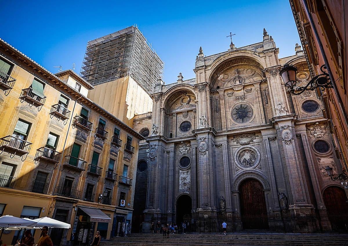 Imagen secundaria 1 - Andamio de la torre de la Catedral. 