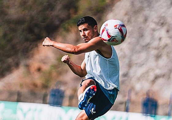 Robertone apunta a ser titular en mediocampo; Rubi le sacó rendimiento en su anterior etapa.