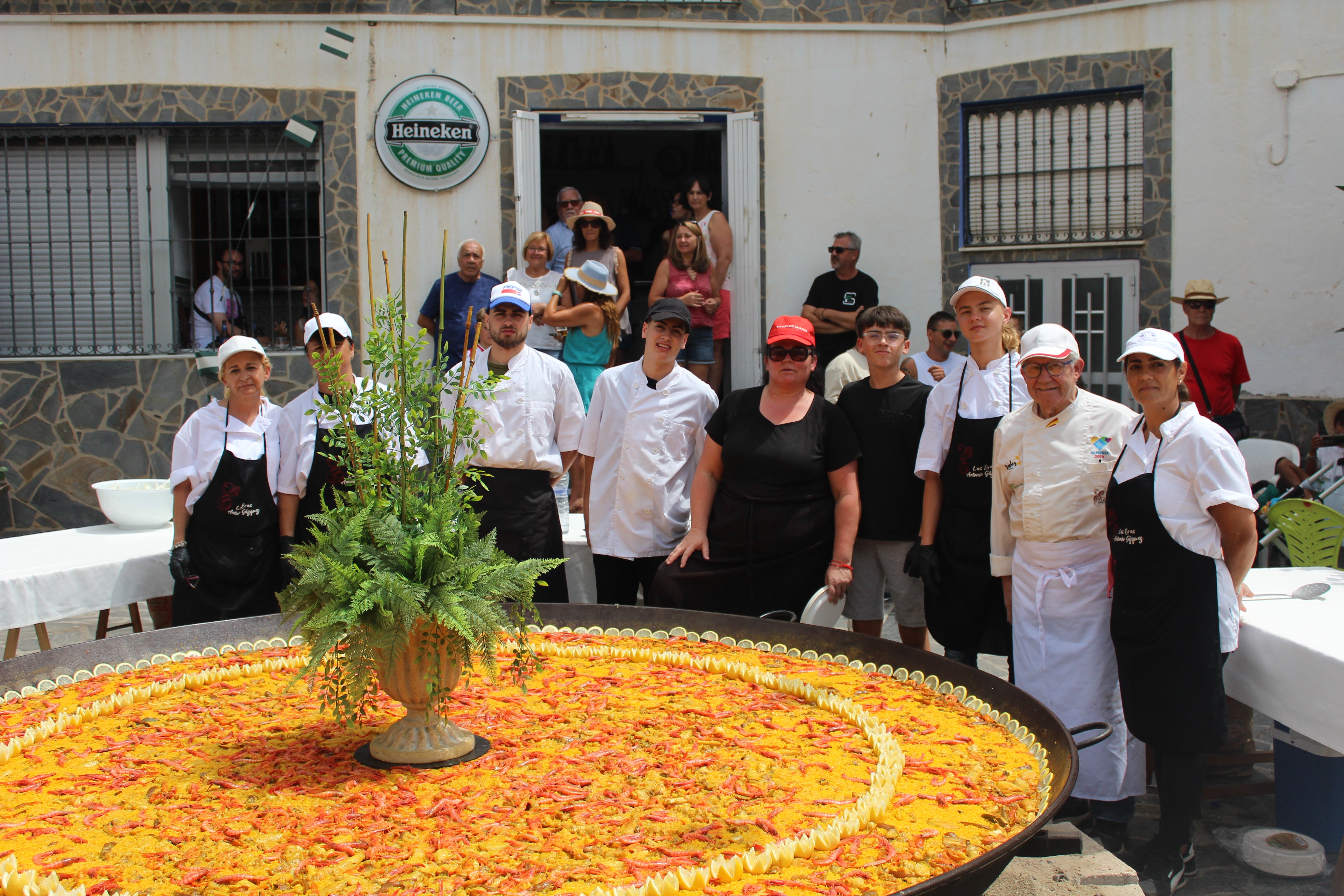 Una gran paella para las Fiestas Patronales de Velefique