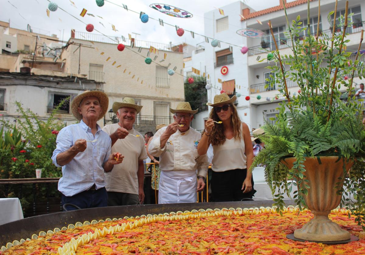 Una gran paella para las Fiestas Patronales de Velefique