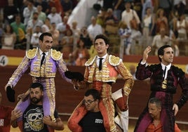 Ponce, Roca y Juan Ortega pasean a hombros sus triunfos en Almería.