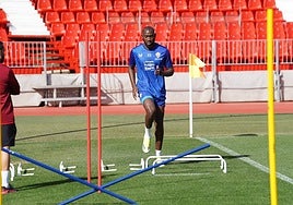 Koné durante un entrenamiento del Almería