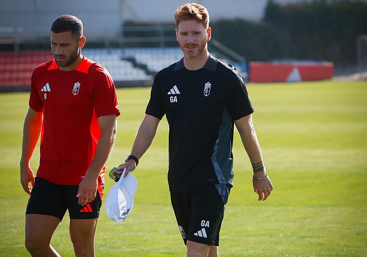 Abascal, junto a Weissman, en el entrenamiento.