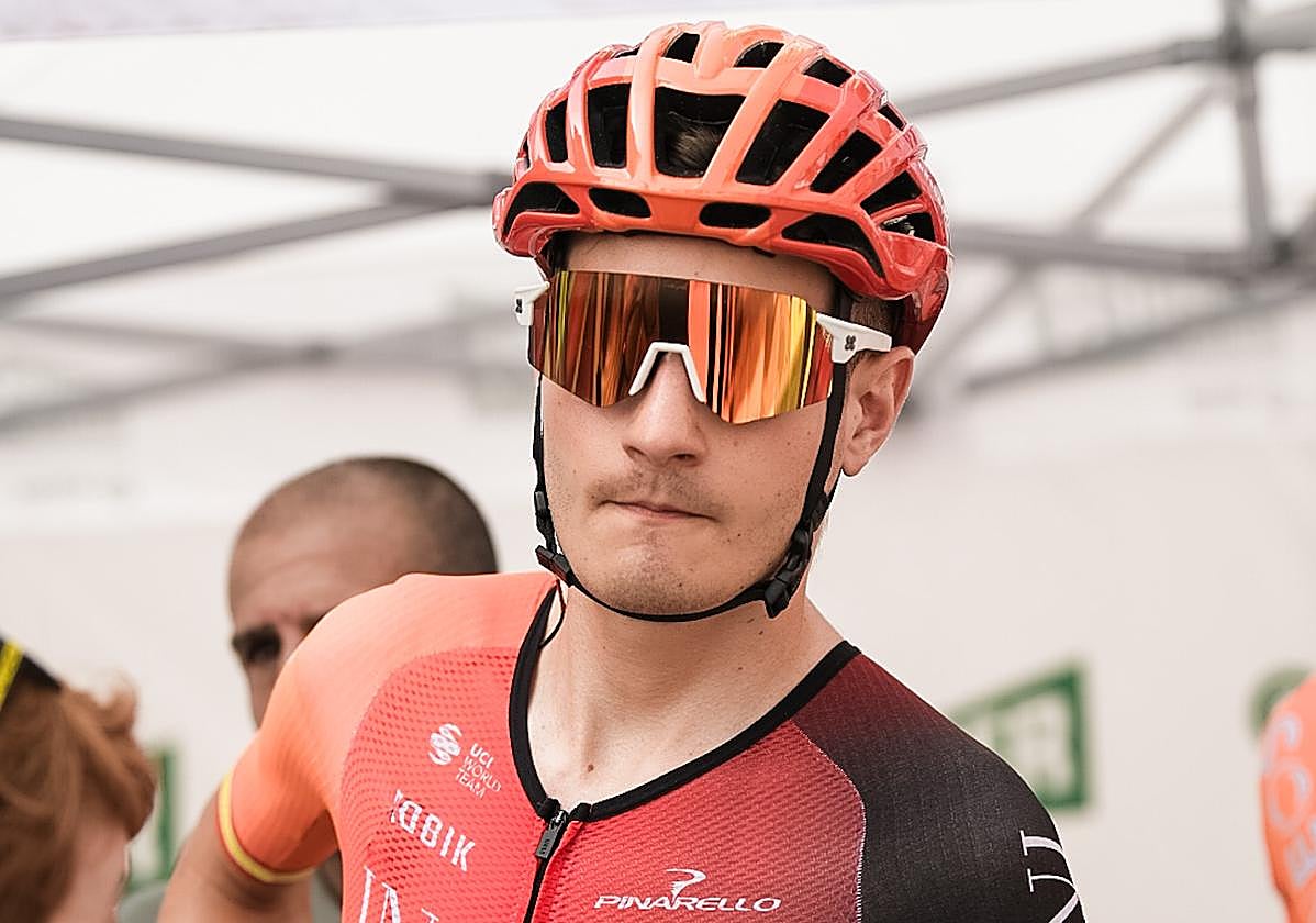 Carlos Rodríguez, en la salida de la etapa.