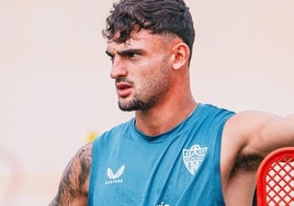 Pubill durante el entrenamiento del Almería