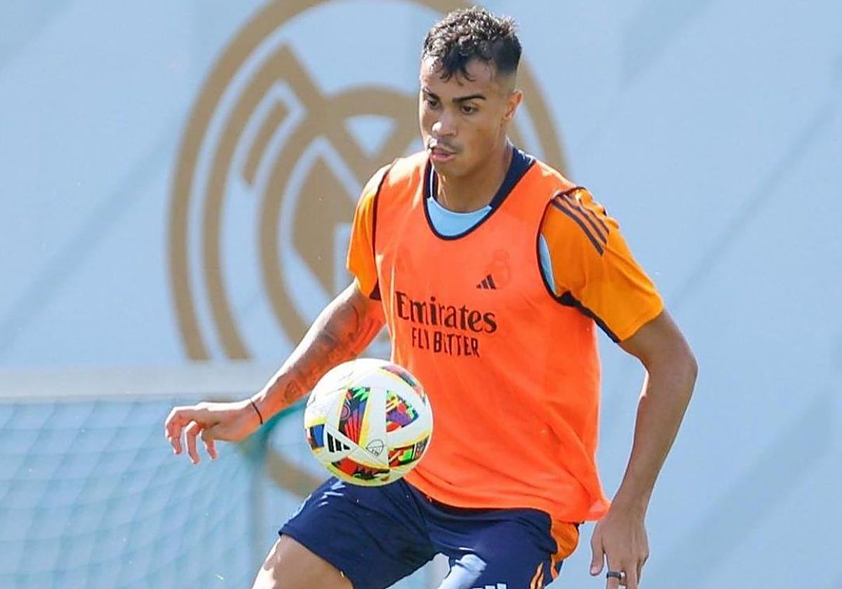 Reinier juega un balón durante un entrenamiento de la presente pretemporada.