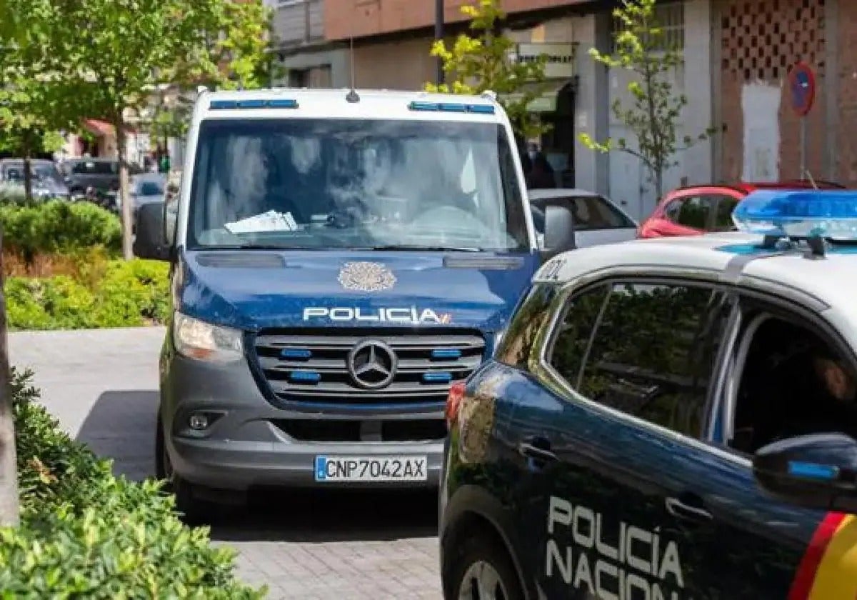 Vehículos de la Policía Nacional.