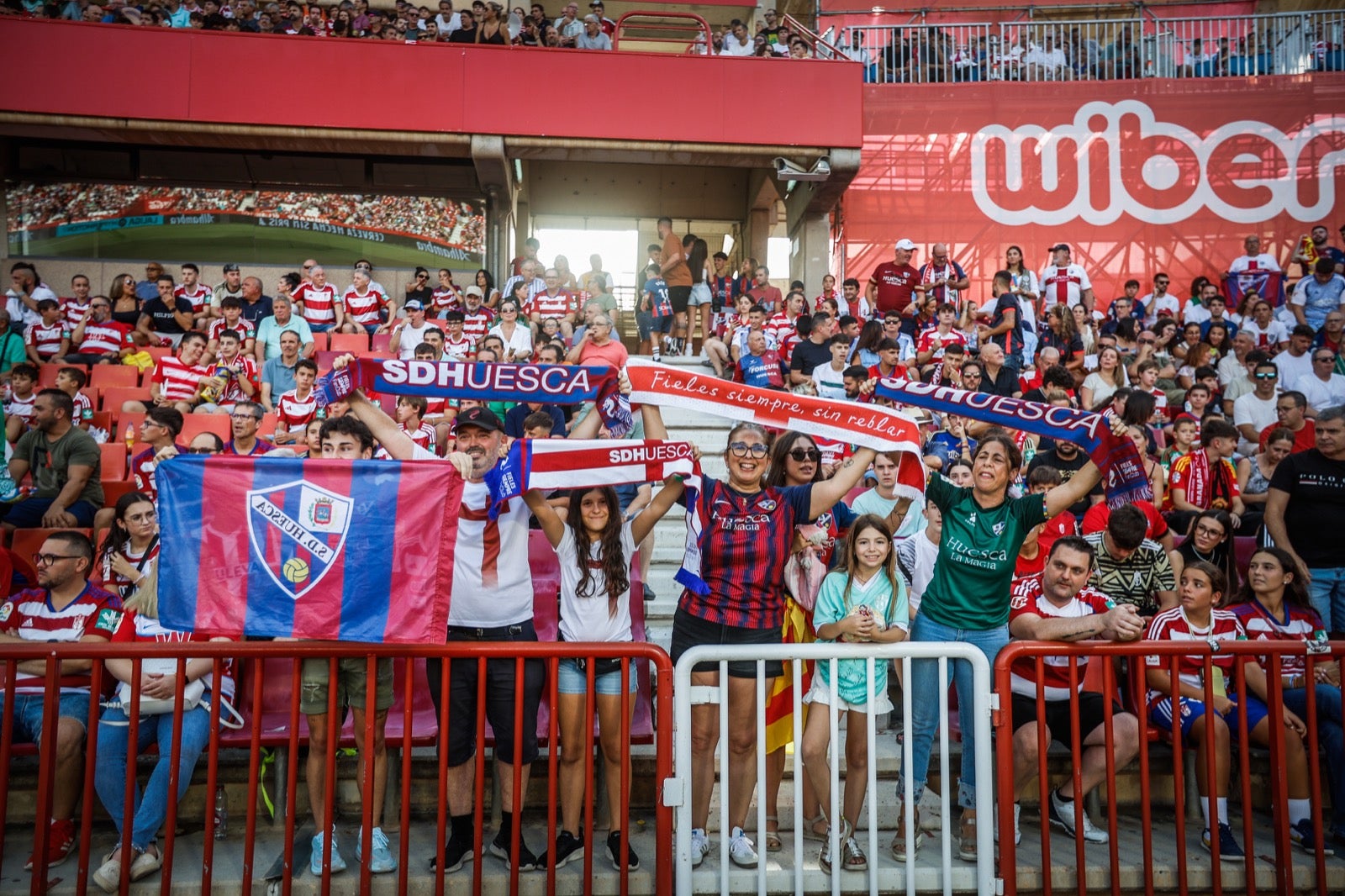 Las mejores imágenes del partido entre Granada y Huesca