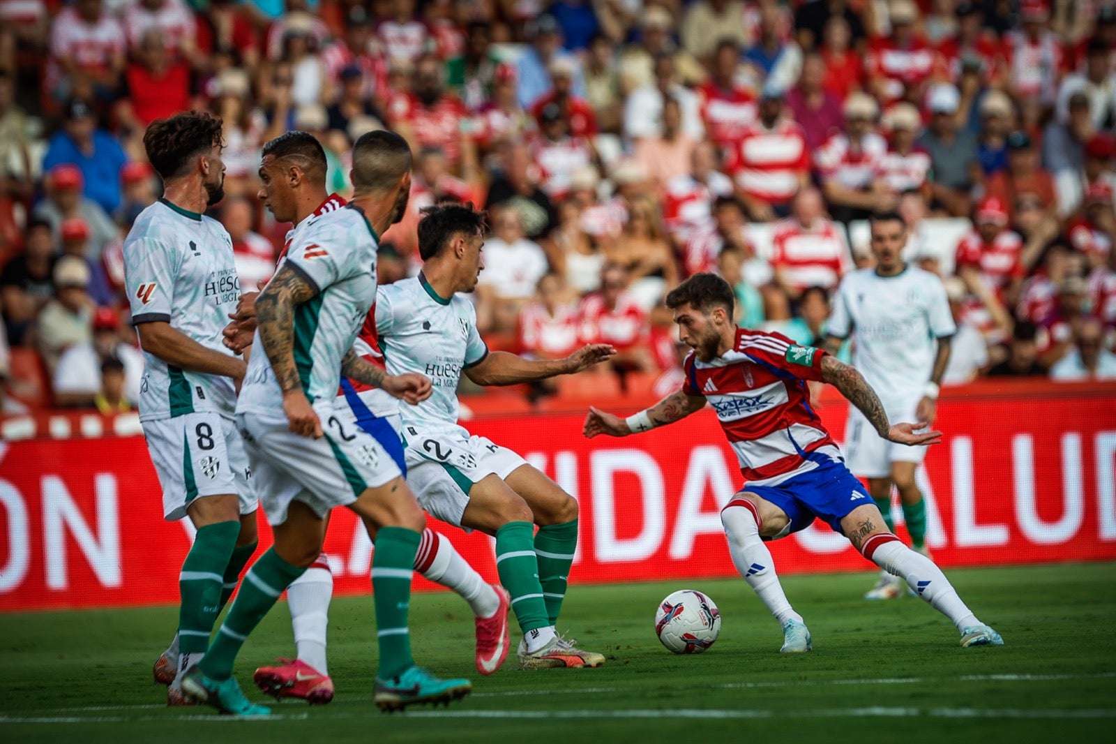 Las mejores imágenes del partido entre Granada y Huesca