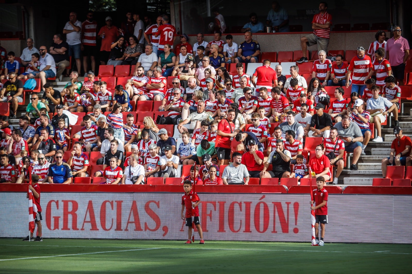Las mejores imágenes del partido entre Granada y Huesca