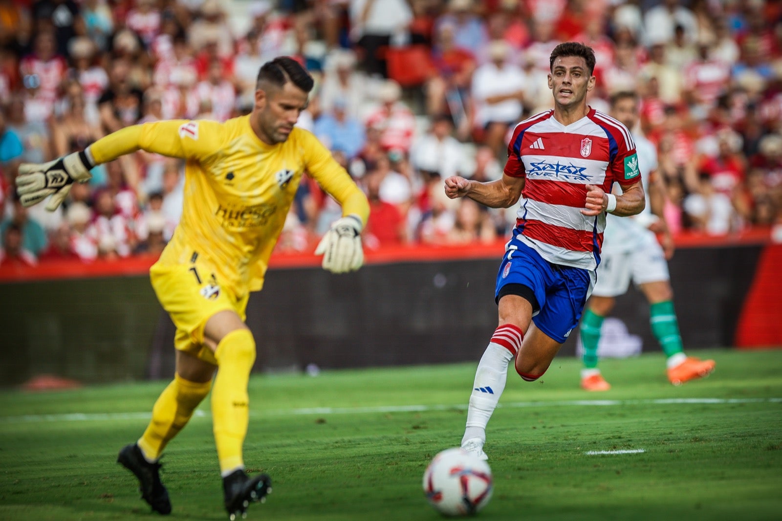 Las mejores imágenes del partido entre Granada y Huesca
