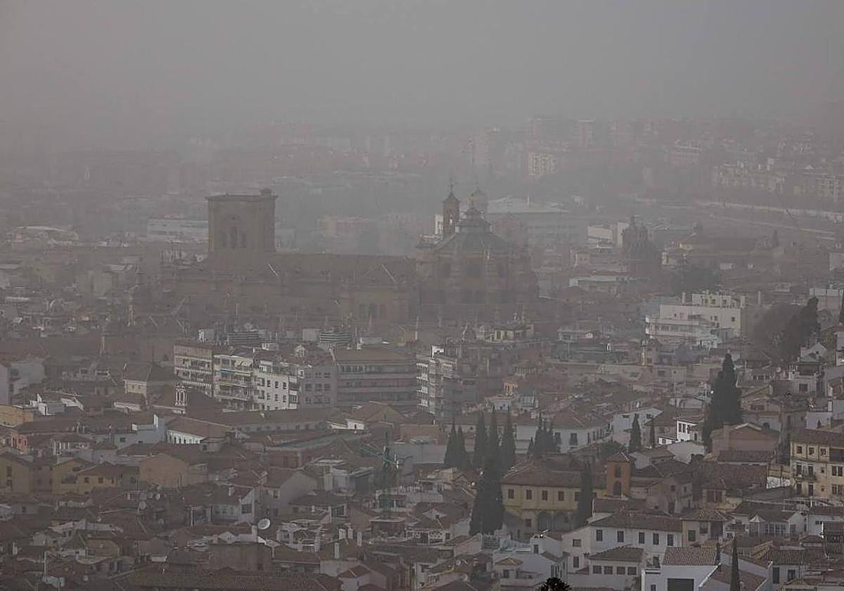 Alerta por la llegada de una «gran nube» de polvo africano a Andalucía.