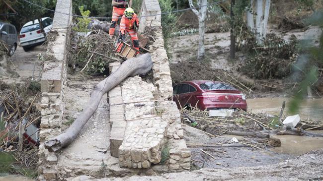 Imagen antes - Cuatro puntos negros que han provocado inundaciones en Granada en un lustro siguen sin limpiar