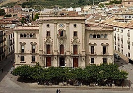 Ayuntamiento de Jaén, en la plaza de Santa María