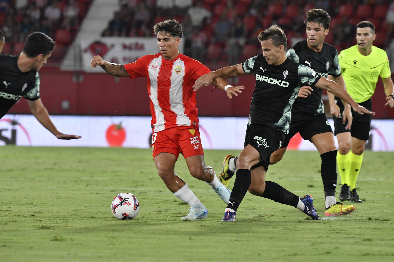 Al Almería le falta acierto