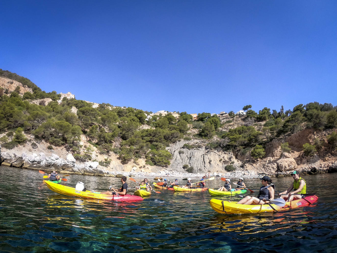 El kayak se pone de moda en la Costa Tropical