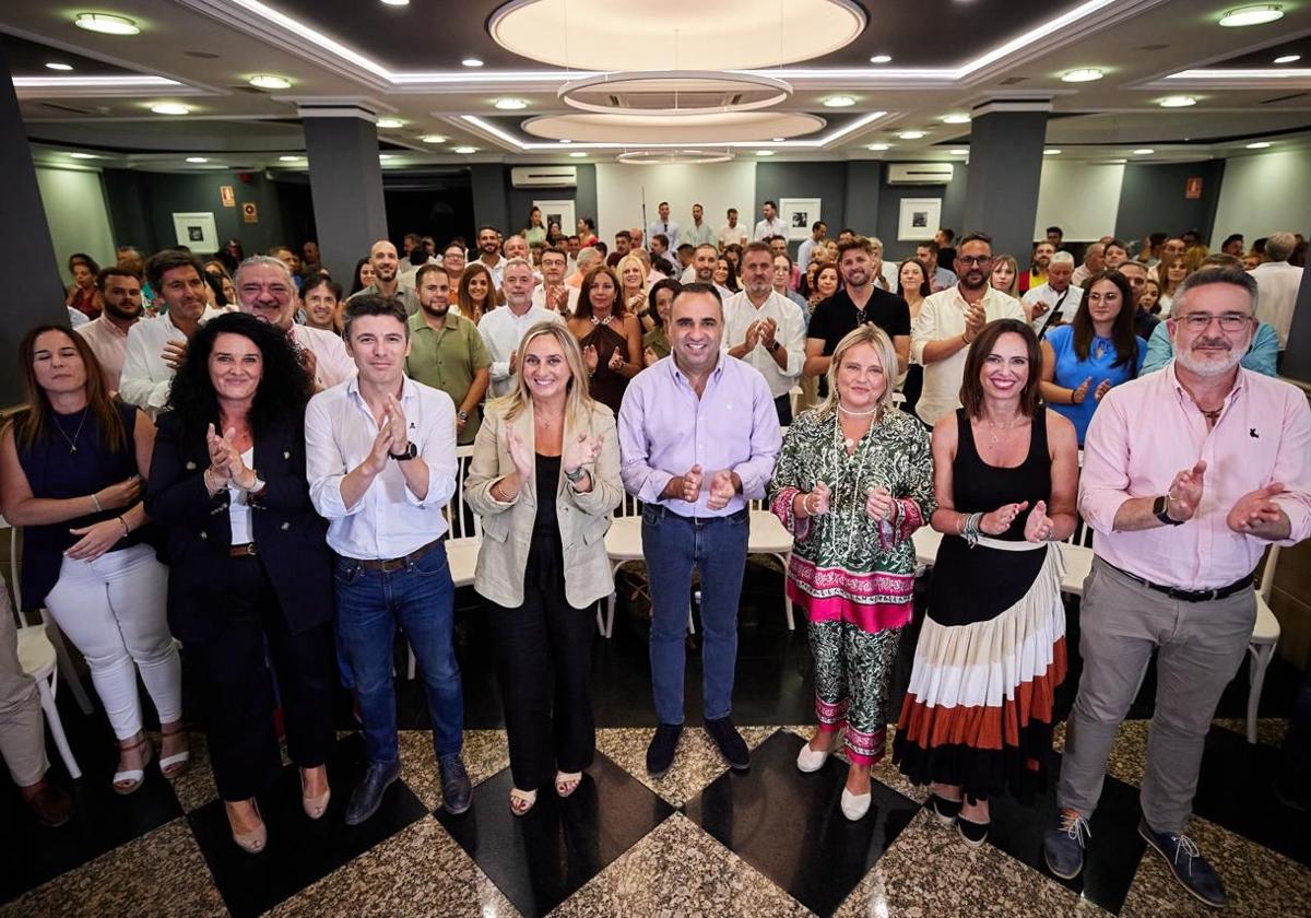 Los populares granadinos celebran el inicio del curso político.