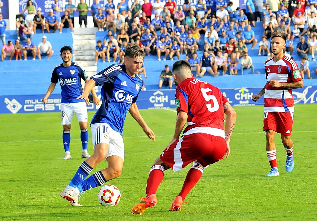 Isra Cano abanderó la victoria de los azulillos en el partido contra el filial del Granada