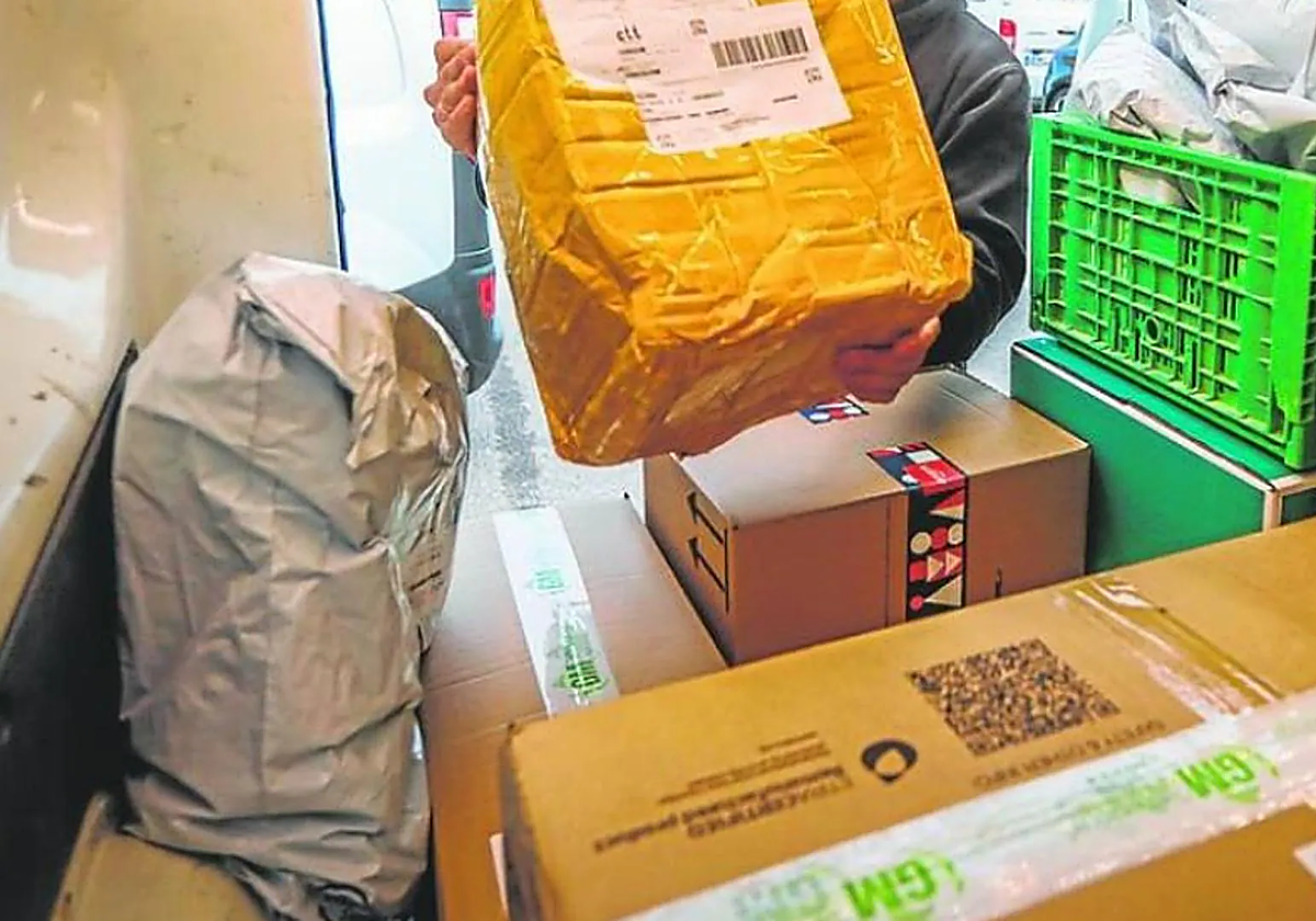 Alerta por la estafa del paquete no solicitado en Shein, Temu o Aliexpress.