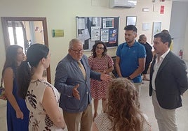 El delegado Javier Carazo visitando los juzgados de la Carolina