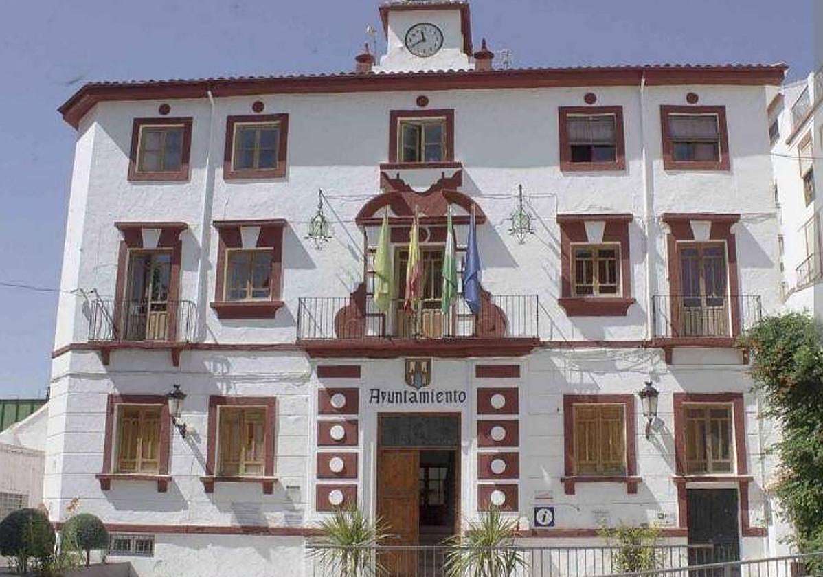 Fachada del Ayuntamiento de Cambil.