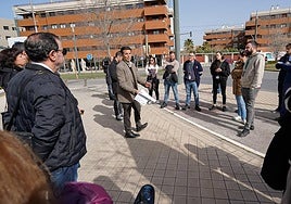 Reunión de Paco Cuenca con trabajadores del PTS para tratar la ampliación de la zona azul.