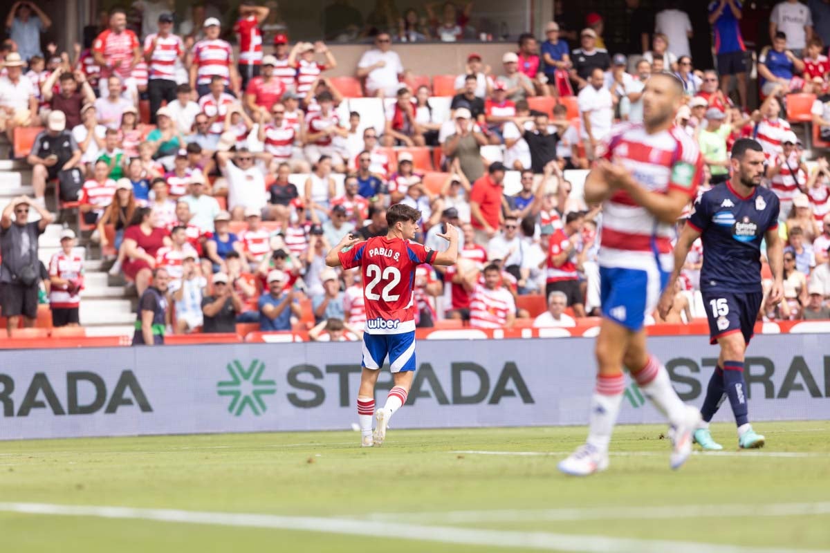 Encuéntrate en la grada de Los Cármenes en el Granada - Deportivo