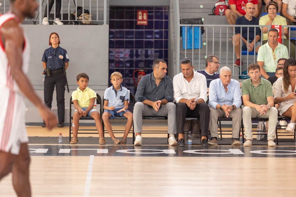 Encuéntrate en la grada durante el Covirán Granada - Flamengo