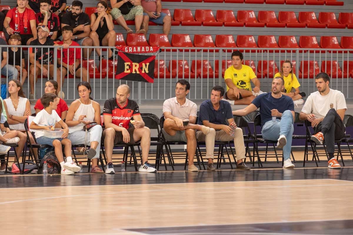 Encuéntrate en la grada durante el Covirán Granada - Flamengo