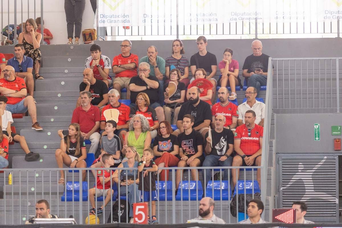 Encuéntrate en la grada durante el Covirán Granada - Flamengo