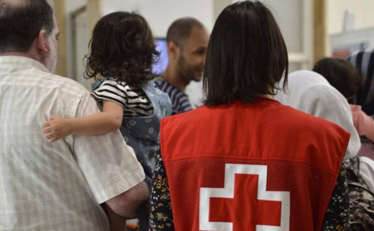 Polémica en Alcalá de Guadaíra por el traslado de 85 migrantes desde Granada