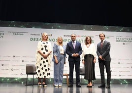 María Elena Martín-Vivaldi, Marifrán Carazo, Francis Rodríguez, Rocío Díaz y Francisco Morón, en el Teatro Caja Granada.