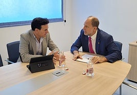 Imagen de la reunión entre el rector Nicolás Ruiz y el alcalde Agustín González
