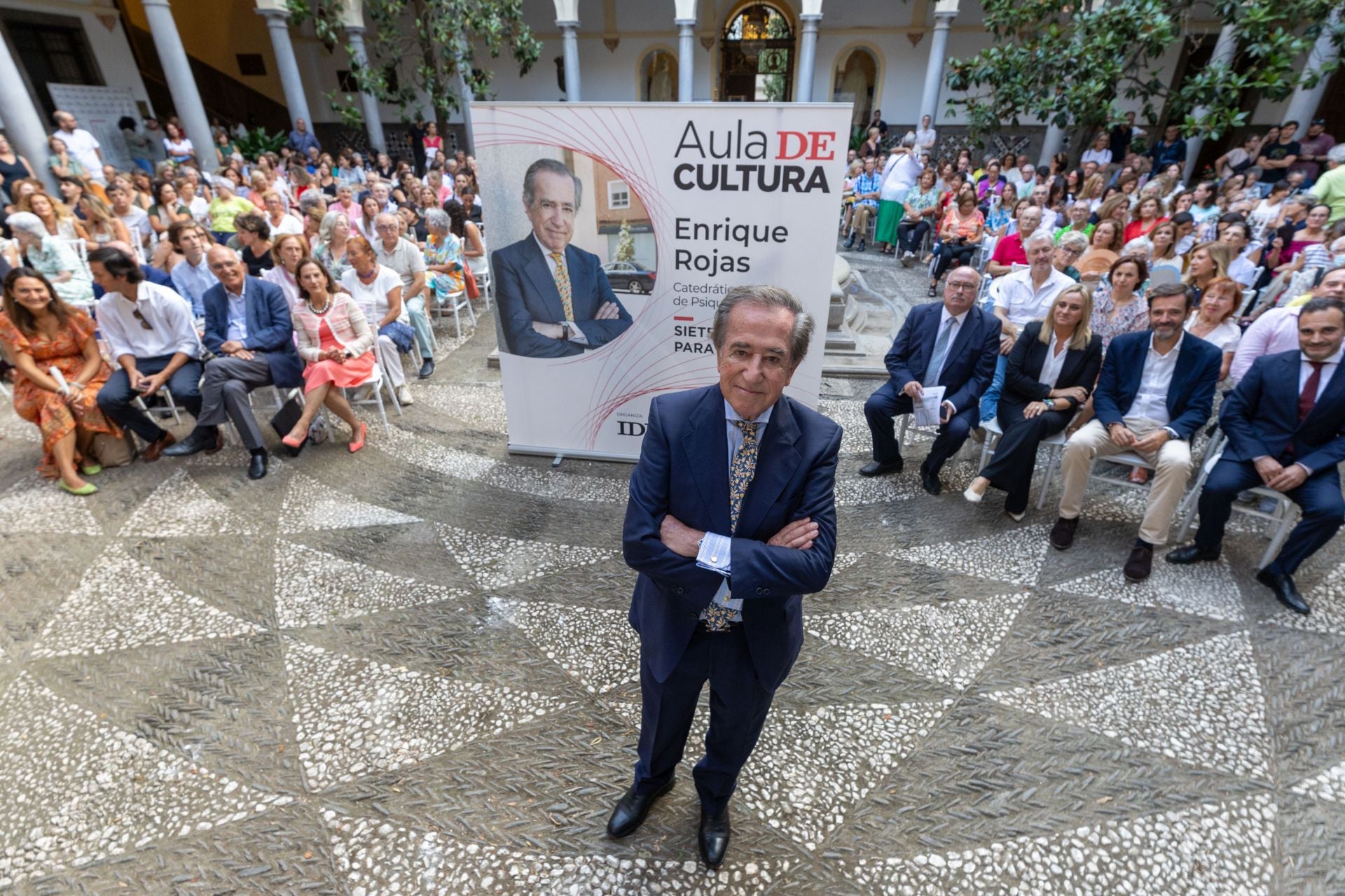 Las imágenes del Aula de Cultura de IDEAL con Enrique Rojas