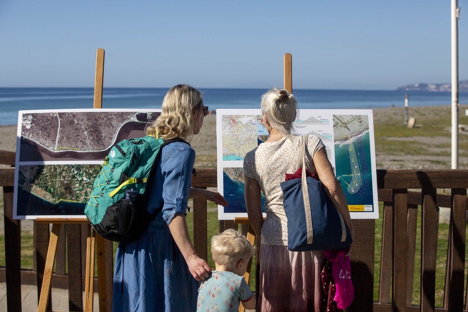 Presentación del proyecto del espigón de Playa Granada en febrero.