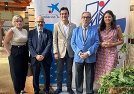 Acuerdo para el material escolar entre Ayuntamiento, Agrupación de Cofradías y La Caixa.