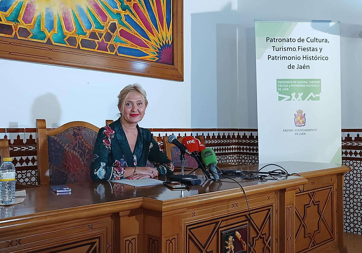 La concejala de Cultura María Segovia en la presentación de los 'Grandes espectáculos'