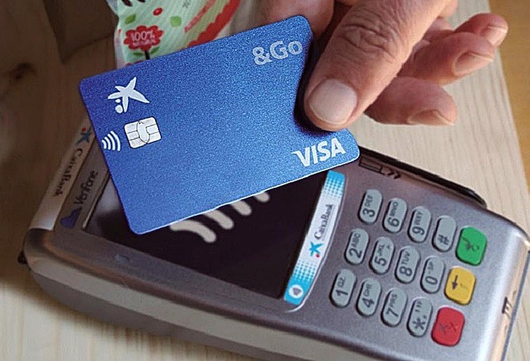 El Banco de España advierte sobre tu copia al pagar con tarjeta