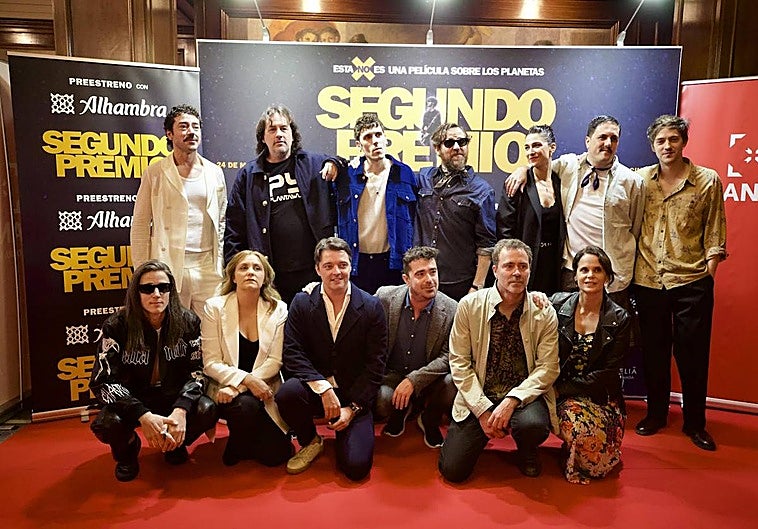 El equipo de 'Segundo Premio', en el estreno granadino en el teatro Isabel la Católica.
